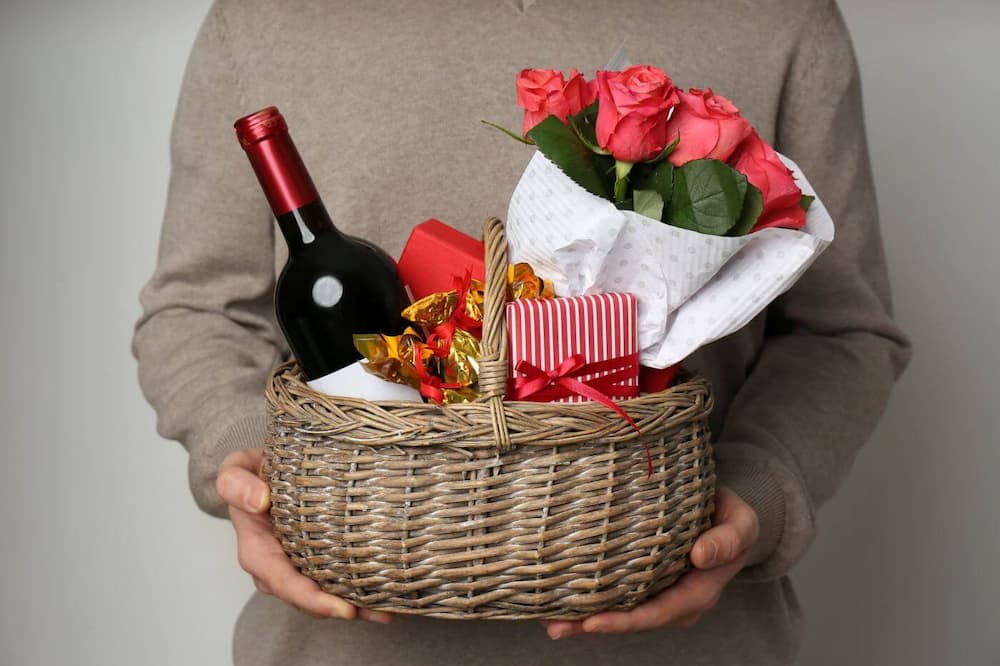 Edible Gift Basket Ideas to Delight the Foodie in Your Life